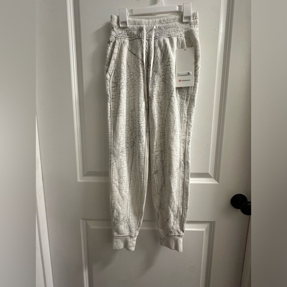 NEVER WORN, Lululemon, Warm Down Jogger *Thread Dye, Size 0